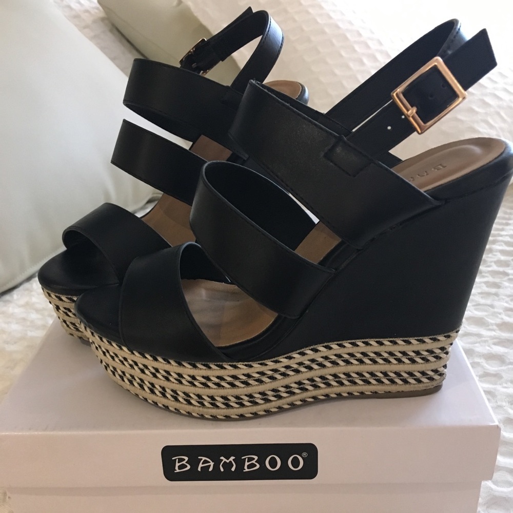 Platform Black sandles Great Condition